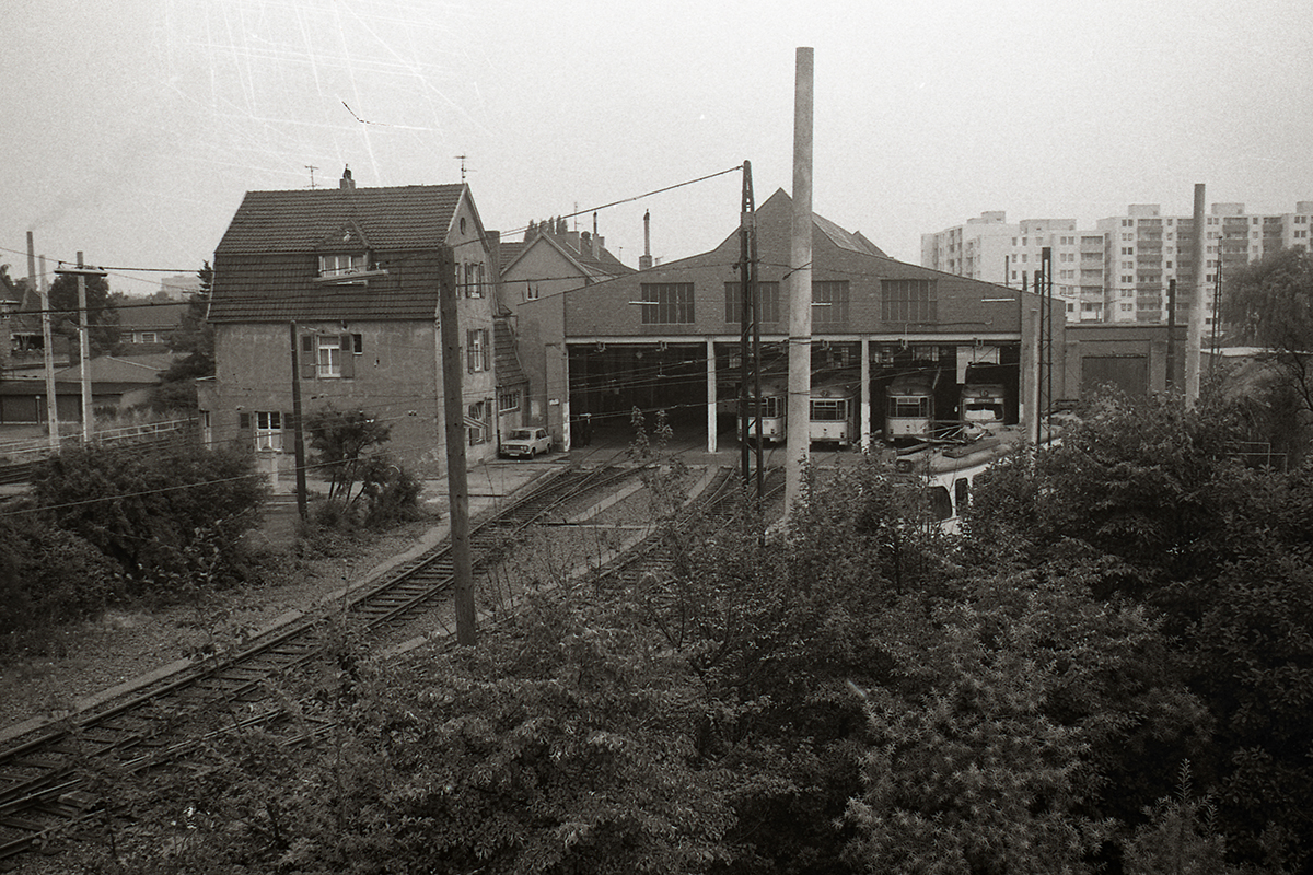 Hallen mit Straßenbahnen auf dem ehemaligen Betriebshof Porz