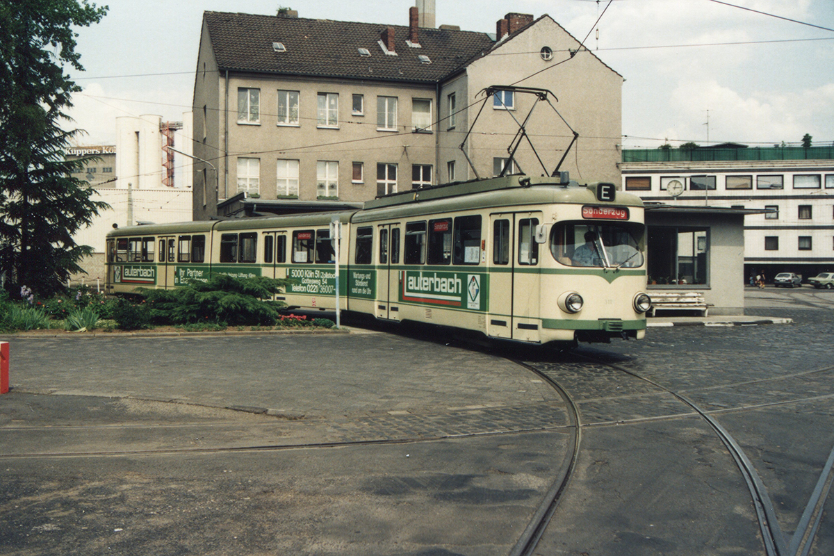 Straßenbahn auf dem ehemaligen Betriebshof Süd in Bayenthal